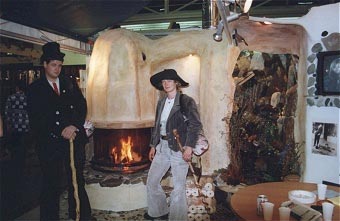 Facharbeiter in original Tracht....